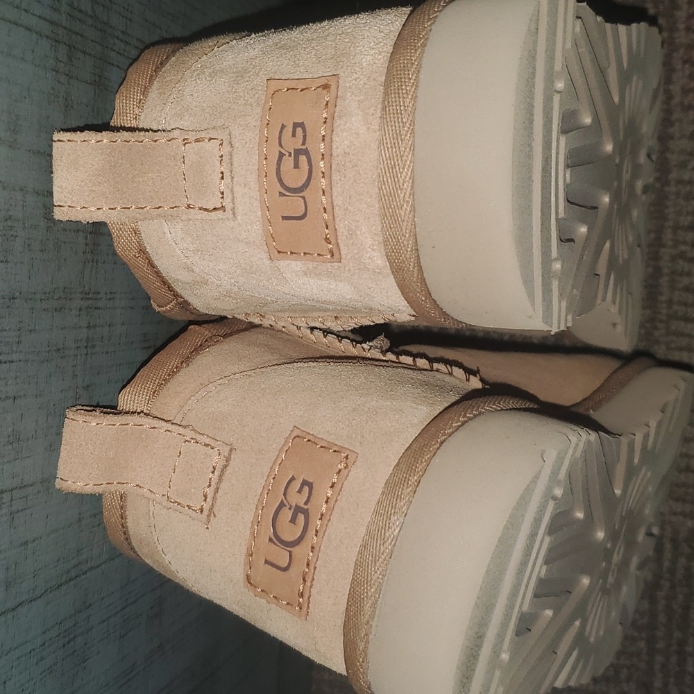 Ugg Ultra Mini - image 2